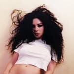 Charli (@charli_xcx)