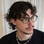 Eli Hollett (@destrata.dj)