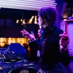 Mia Wave (@miawavedj)