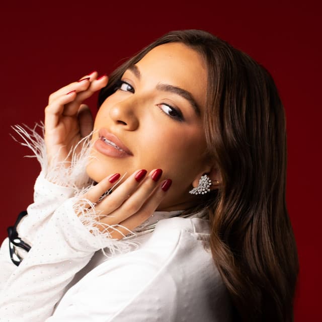 Ana Laura Lopes