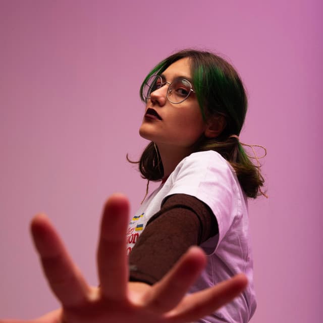 Bernadette Lara