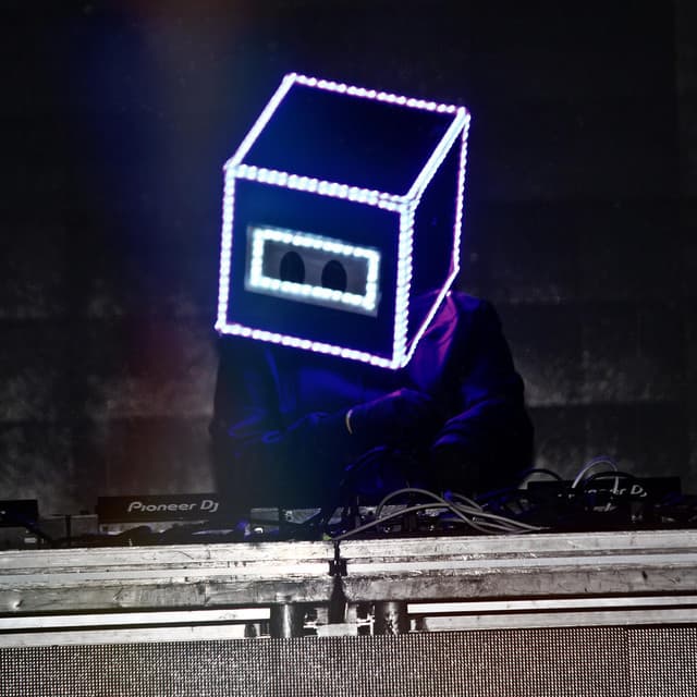 Cube Head