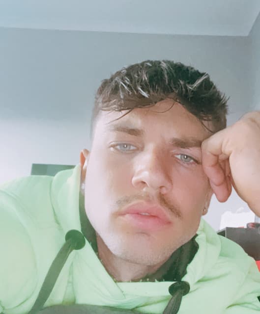 DeMONÍC