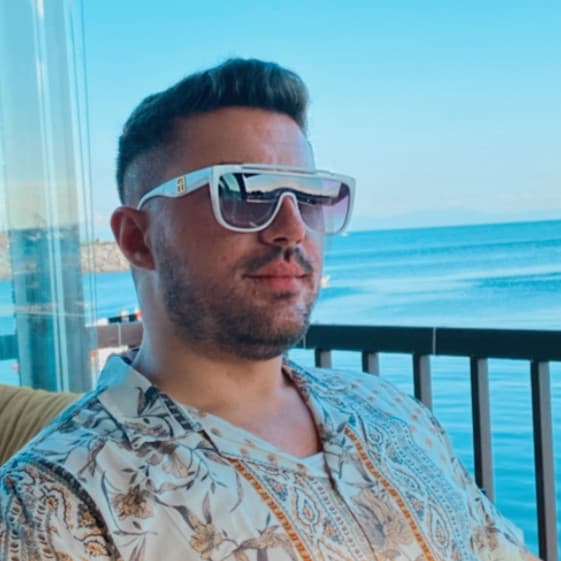 DJ İzzet Yılmaz