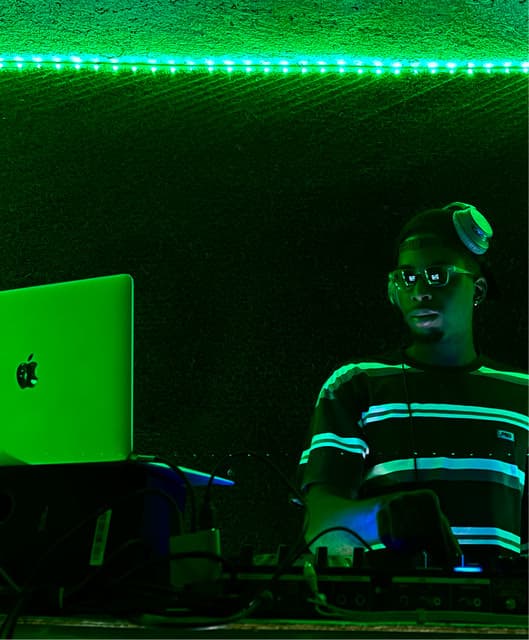 DJ L3XIS