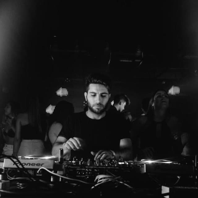 DJ Martin V