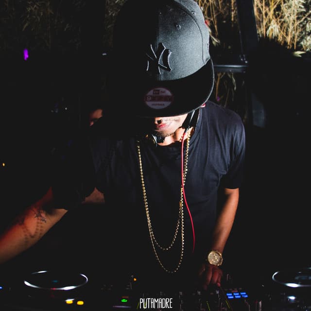 DJ Tom