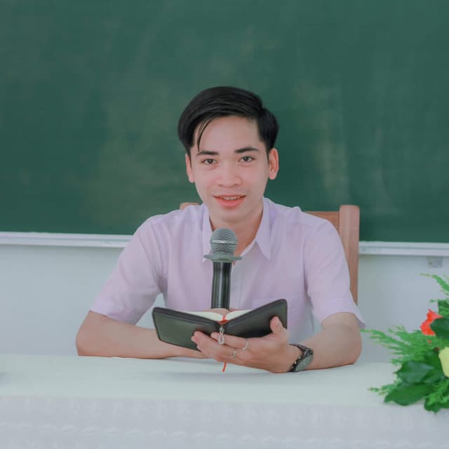Hồng Khôi