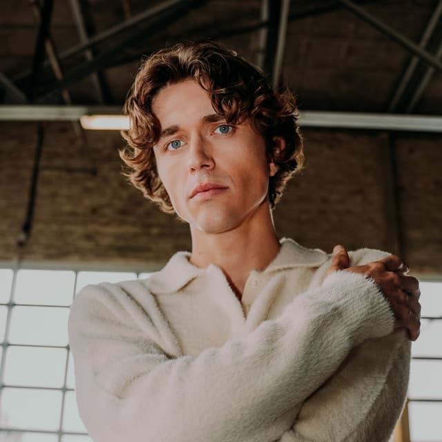 Ian Thomas