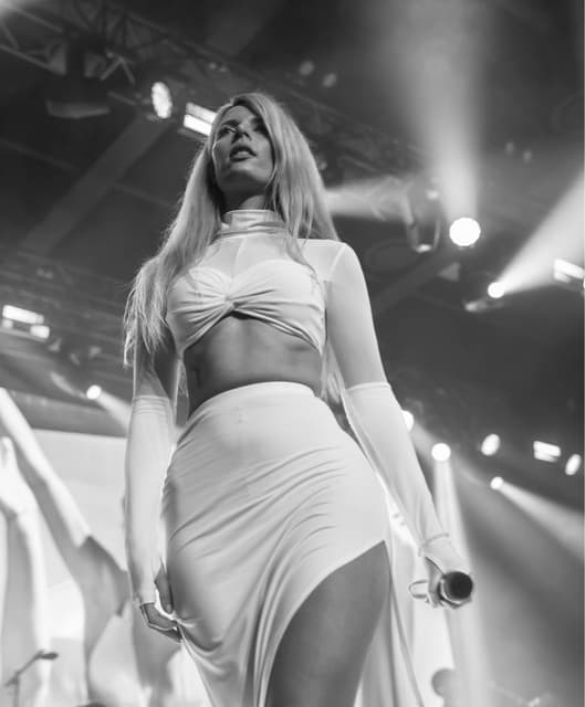 Laura V