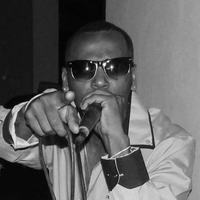 MC LARISSON
