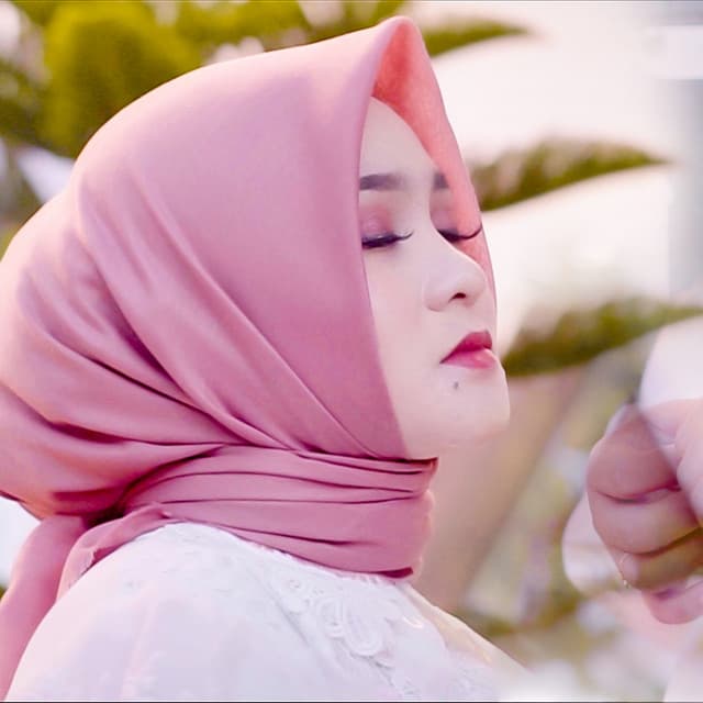 Nazia Marwiana