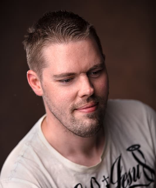 Sean Mathews