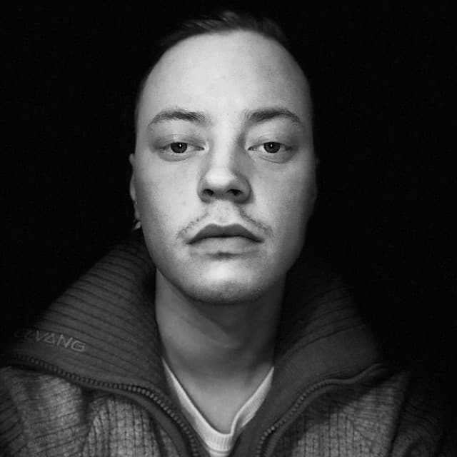 Sven Tomas Holm