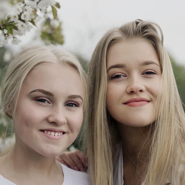 Tuva & Mia