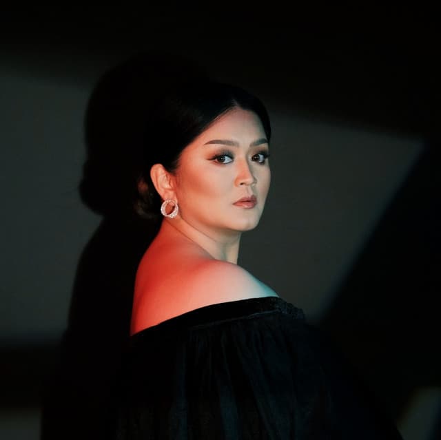 Velvet Aduk